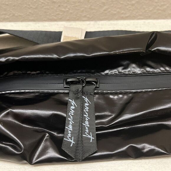 Free People FP Movement Black FannyPack Sling Bag NWOT - Picture 3 of 10